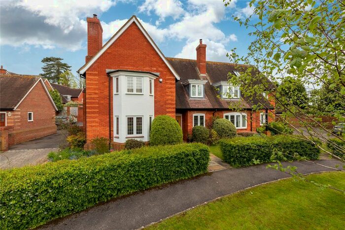 4 Bedroom Semi-Detached House For Sale In Lazell Gardens, Betchworth, Surrey, RH3