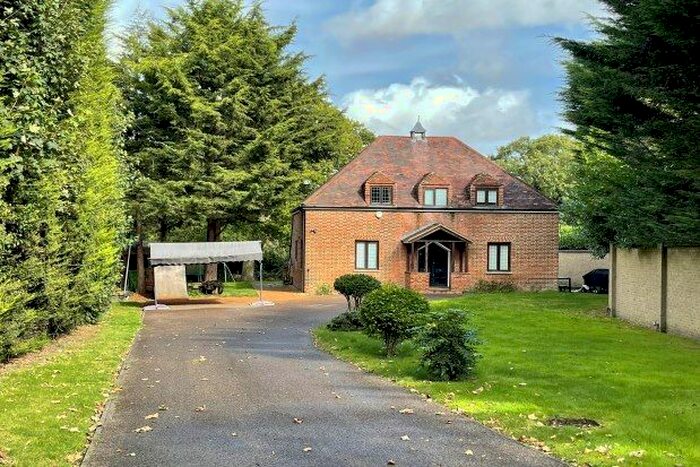 5 Bedroom Detached House To Rent In Farningham Hill Road, Dartford, DA4