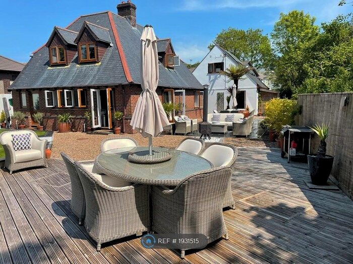 3 Bedroom Detached House To Rent In Chyvelah Vale, Gloweth, Truro, TR1