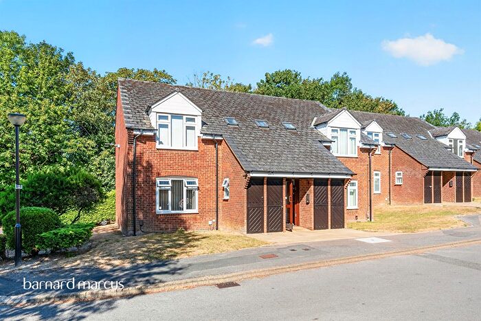 1 Bedroom Flat For Sale In Henbit Close, Tadworth, KT20