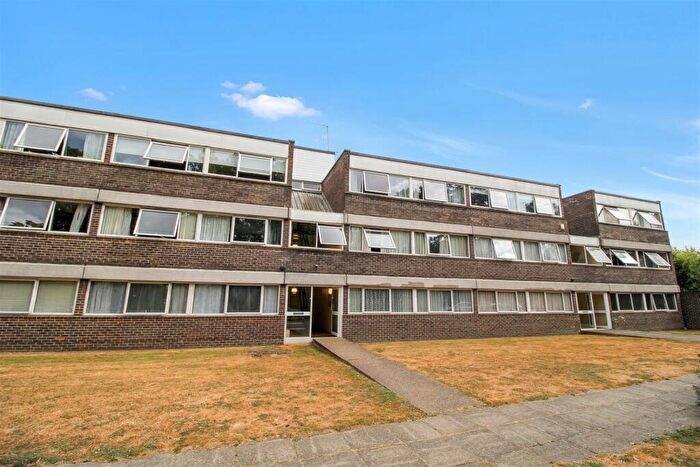 2 Bedroom Apartment For Sale In Chessington Road, Ewell Village, KT17