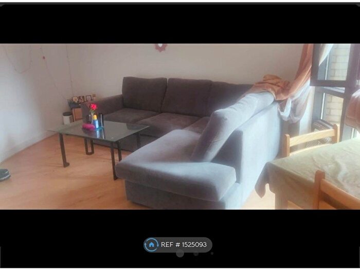 1 Bedroom Flat To Rent In Bramley Crescent, Ilford, IG2