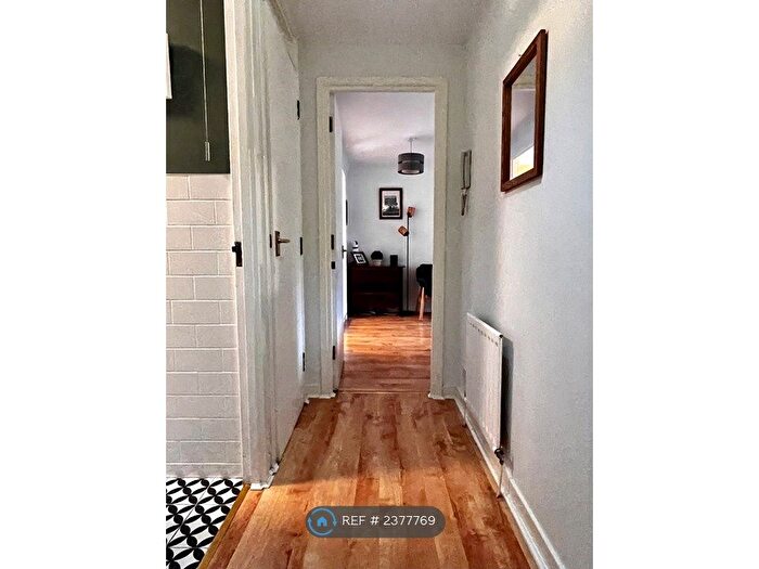 1 Bedroom Flat To Rent In Kingsworthy Close, Kingston Upon Thames, KT1