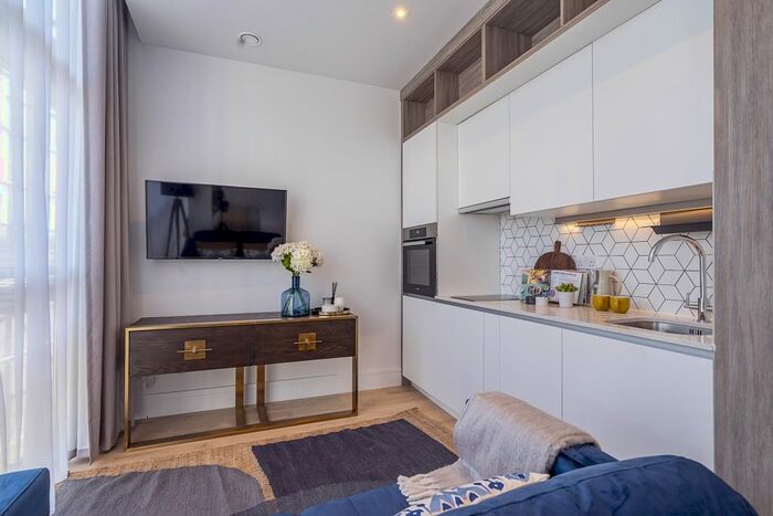 Studio To Rent In Station Road, Addlestone, KT15