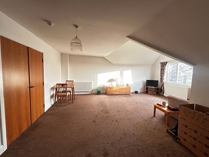 1 Bedroom Flat To Rent In Stepney Road, Burry Port, SA16
