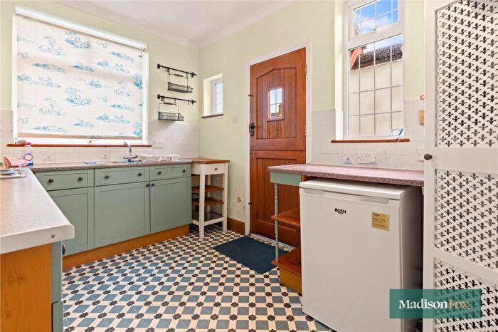 2 Bedroom Bungalow For Sale In Ashley Avenue, Ilford, IG6