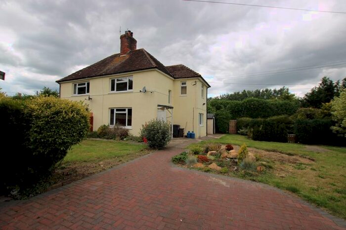 3 Bedroom Semi-Detached House For Sale In Shoreditch, Taunton, TA3