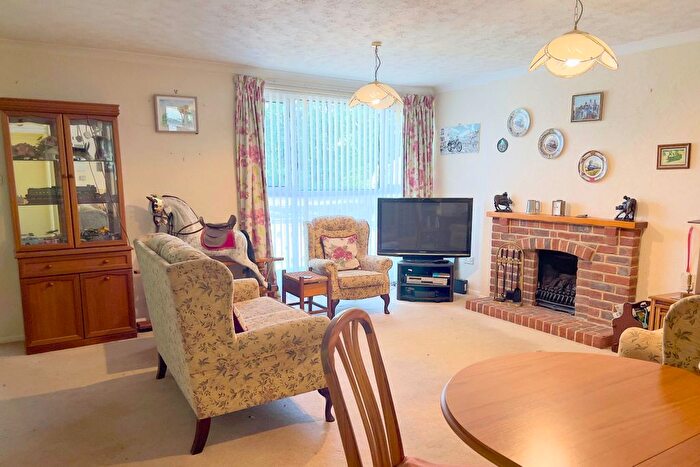 3 Bedroom Semi-detached House For Sale In Darby Green Lane, Camberley, GU17
