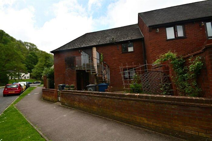 2 Bedroom Maisonette To Rent In Bedroom Property In Godalming, GU7