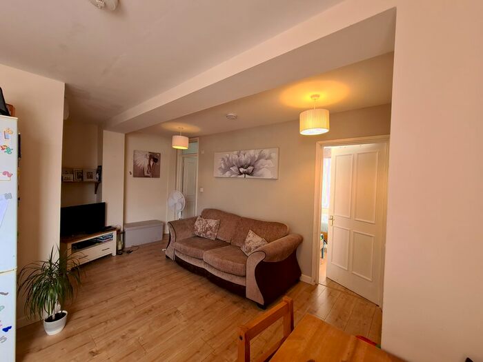 1 Bedroom Flat To Rent In Fortescue Road, Paignton TQ3