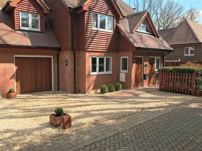 2 Bedroom Flat For Sale In Laurel Bank, Burghclere, Newbury, RG20