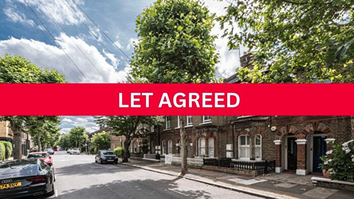 1 Bedroom Flat To Rent In Grayshott Road, Battersea, London, SW11