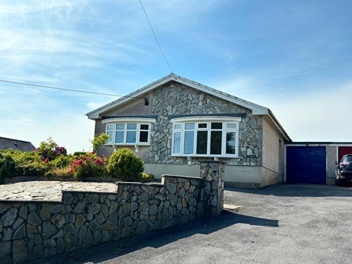 3 Bedroom Detached Bungalow For Sale In Llanddarog, Carmarthen, SA32
