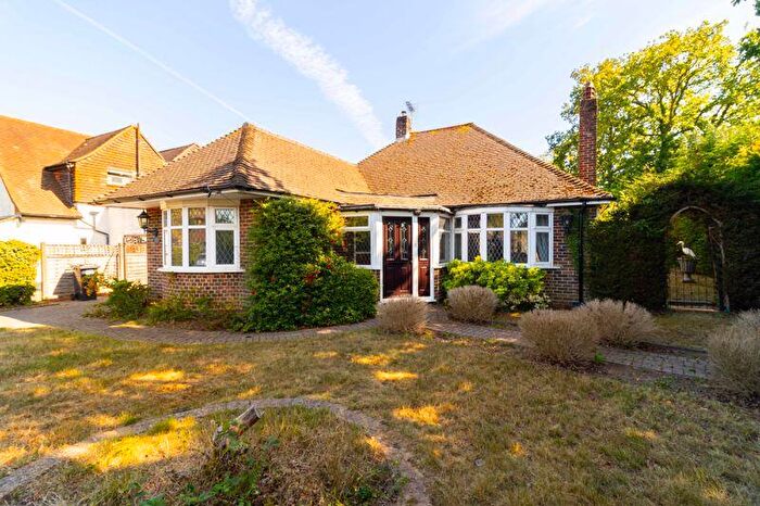 3 Bedroom Bungalow For Sale In Crewes Avenue, Warlingham, CR6