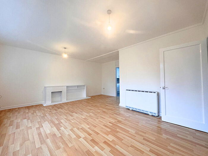 2 Bedroom Apartment To Rent In Crouch Hill, London, N8