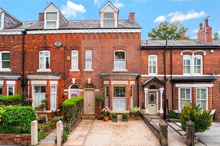 4 Bedroom Terraced House For Sale In Cedar Grove, Heaton Moor, Stockport, SK4