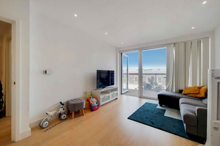 2 Bedroom Flat To Rent In Imperial Building, Woolwich, London, SE18