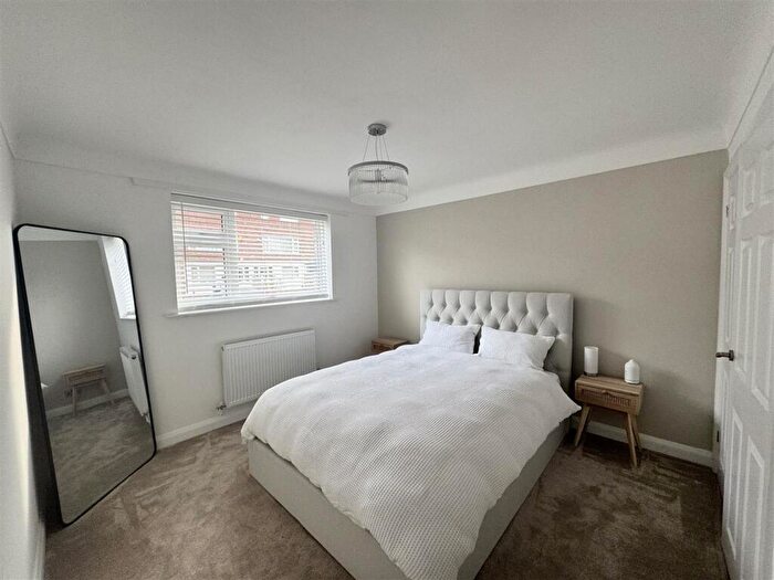 2 Bedroom Apartment To Rent In Stamford Place, Sale, M33