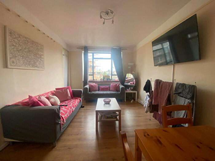 2 Bedroom Flat To Rent In Bed Flat/St. John Street, London, EC1R