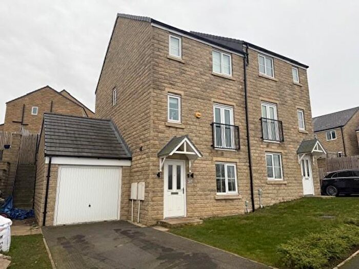 4 Bedroom Semi Detached House For Sale In Cote Road, Cote Farm, Thackley, Bradford, BD10