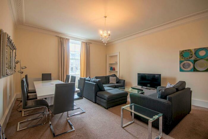 3 Bedroom Flat To Rent In Alva Street Edinburgh United Kingdom, EH2