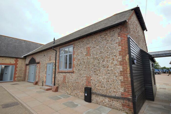 1 Bedroom Flat To Rent In Home Farm Courtyard, Chichester Road, Selsey, PO20