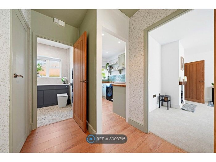 1 Bedroom Bungalow To Rent In School Walk, Chippenham, SN14