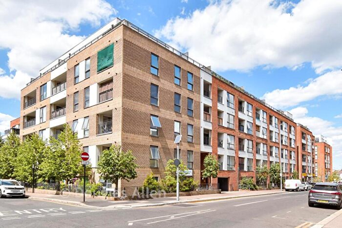 2 Bedroom Apartment For Sale In Fulbourne Road, Walthamstow, E17