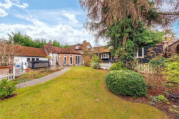 4 Bedroom Bungalow For Sale In The Avenue, Radlett, Hertfordshire, WD7