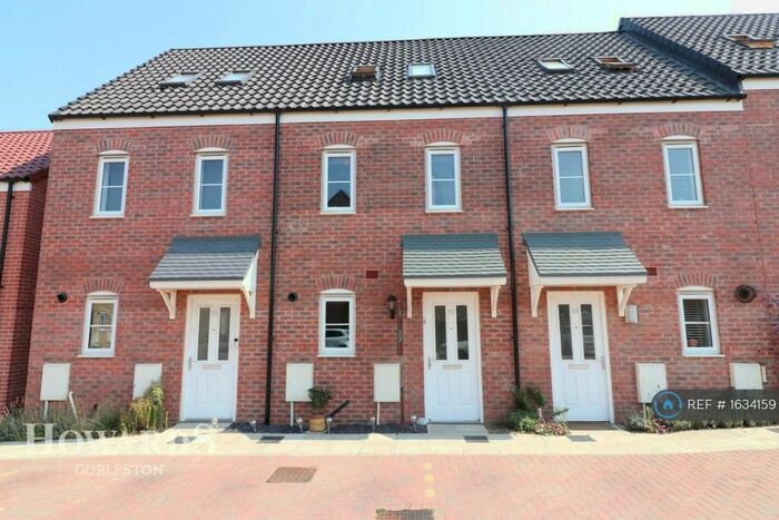 3 Bedroom Terraced House To Rent In Marler Close, Great Yarmouth, NR31
