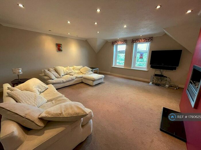 2 Bedroom Flat To Rent In Bodorgan House, Bournemouth, BH2