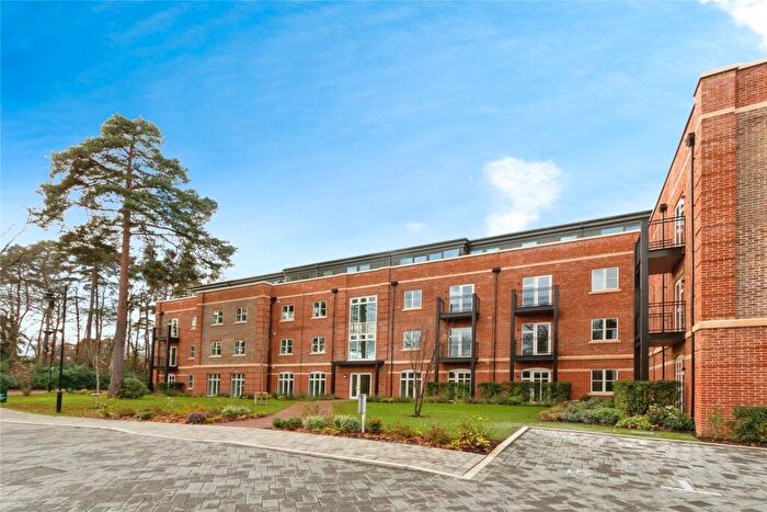 1 Bedroom Flat For Sale In Sunningdale Park, Berkshire, SL5