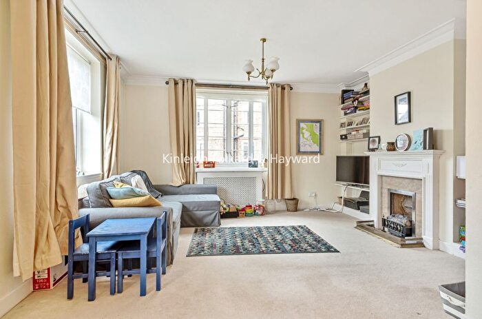 3 Bedroom Flat To Rent In Sutton Court Road, Chiswick, London, W4