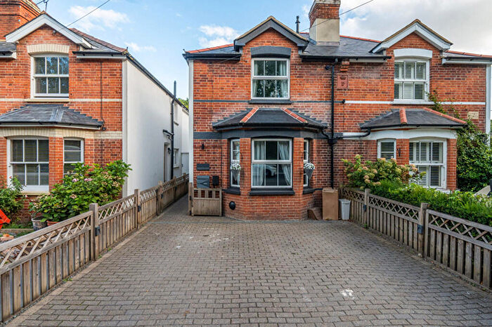 3 Bedroom Semi Detached House For Sale In Aldershot Road, Pirbright, Woking, GU24