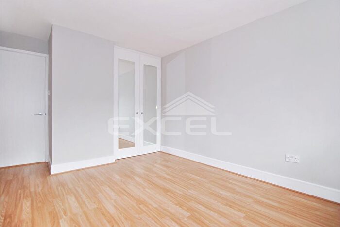 2 Bedroom Cottage To Rent In Denzil Rd, Dollis Hill, London, NW10