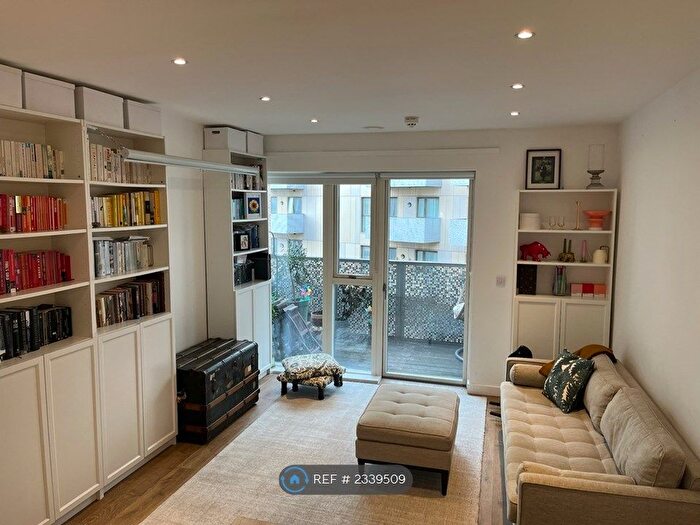 2 Bedroom Flat To Rent In Atkins Square, London, E8