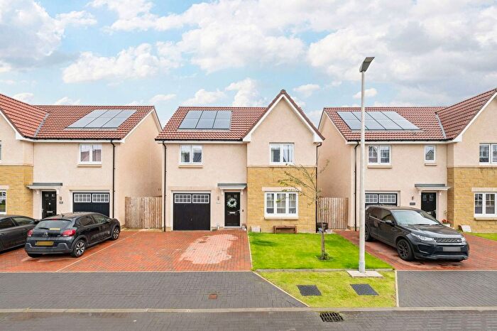 4 Bedroom Detached House For Sale In Briestonhill Drive, West Calder, EH55