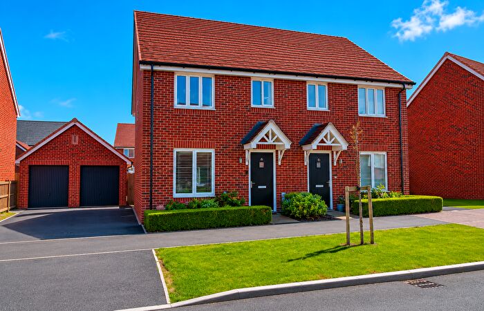 3 Bedroom Semi-Detached House For Sale In St. Katherines Crescent, Sellindge, TN25