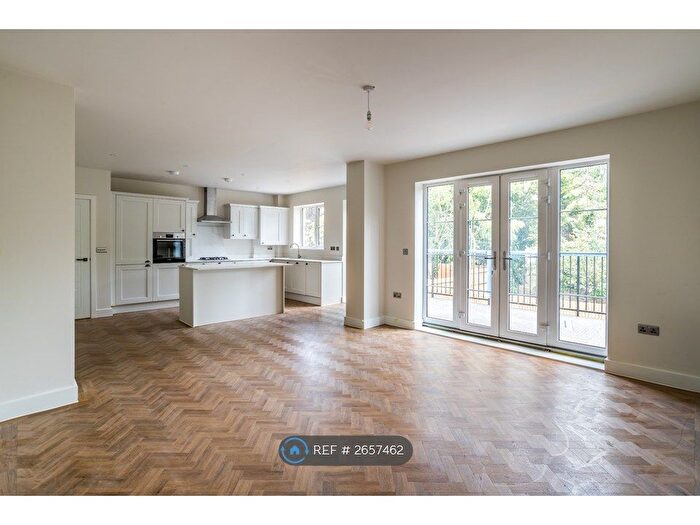 3 Bedroom Flat To Rent In Langley Park Road, Sutton, SM2