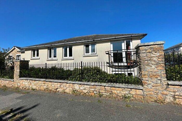 1 Bedroom Flat To Rent In Trevithick Road, Camborne, TR14