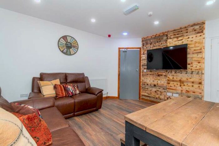 6 Bedroom House To Rent In Stunning 6 Bed Student Property, DE22