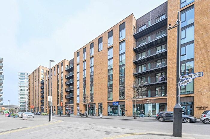 2 Bedroom Flat For Sale In Masthead House, Docklands, London, E16