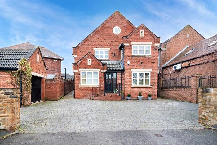 5 Bedroom Detached House For Sale In Doncaster Road, Braithwell, Rotherham, S66