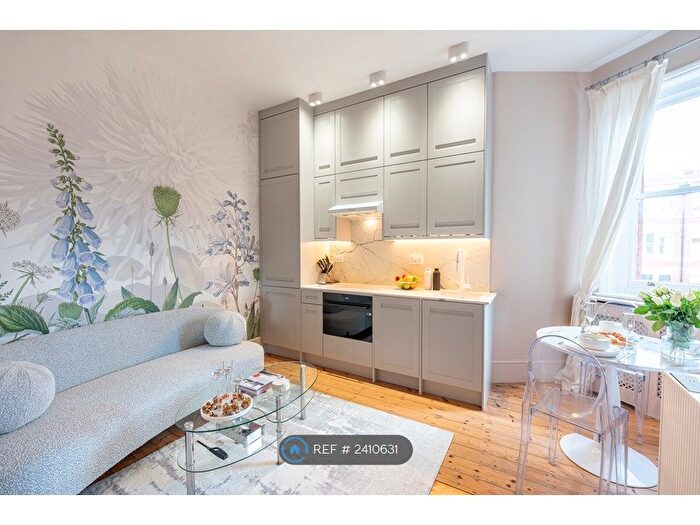 2 Bedroom Flat To Rent In Albert Palace Mansions, London, SW11
