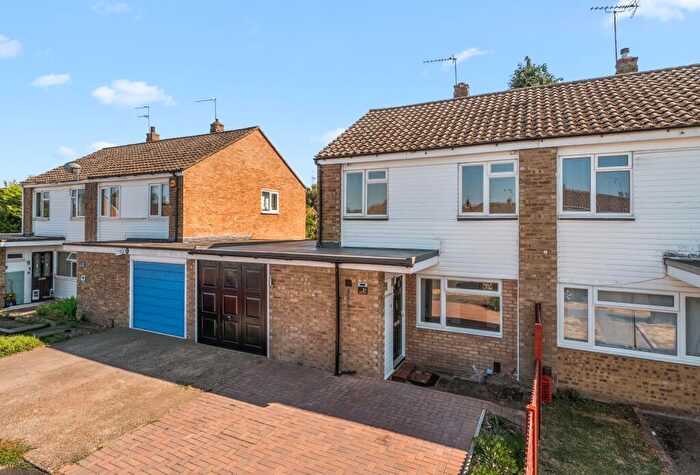 3 Bedroom Semi-Detached House For Sale In Roakes Avenue, Addlestone, Surrey, KT15