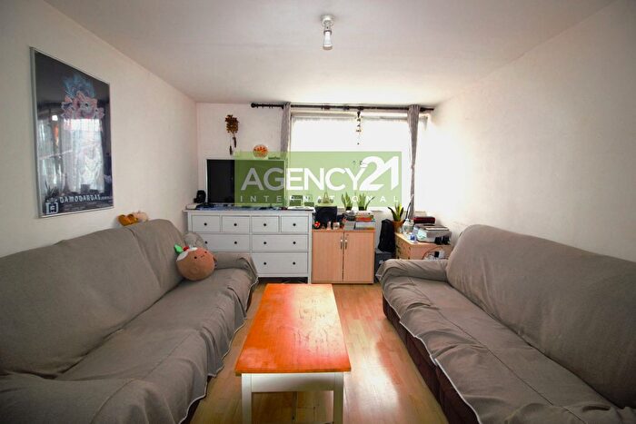 1 Bedroom Flat For Sale In Station Road, Manor Park, E12