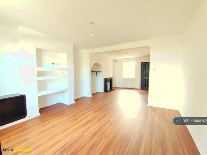 2 Bedroom Terraced House To Rent In Kidsgrove Road, Stoke-On-Trent, ST6