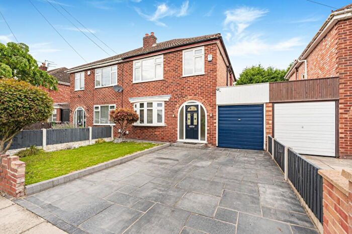 3 Bedroom Semi-Detached House For Sale In Coronation Road, Lydiate, L31