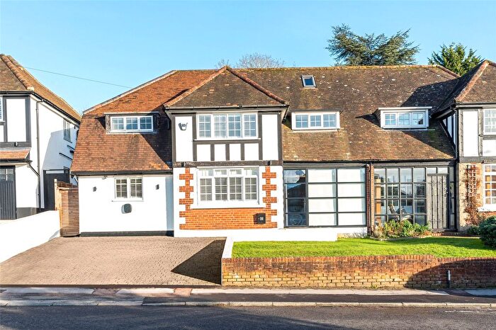 4 Bedroom Semi Detached House For Sale In Gallows Hill, Kings Langley, Hertfordshire, WD4