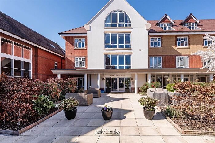 2 Bedroom Flat For Sale In Rowhill Road, Swanley, BR8